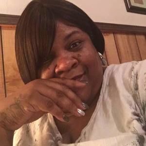 Meet your Posher, Traci